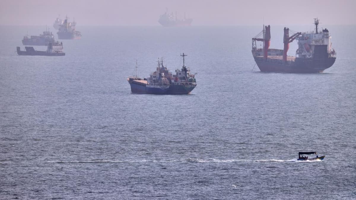 Omã espera anunciar corredor temporário no Estreito de Ormuz