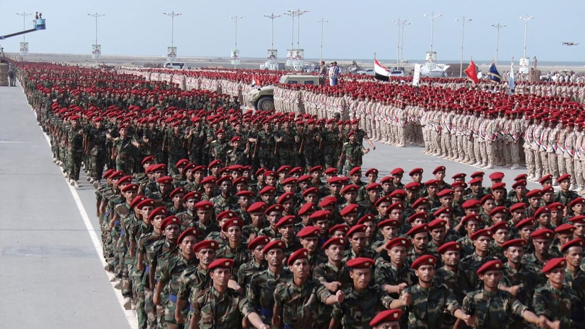Houthis reivindicam ataque a navio-tanque no Mar Vermelho