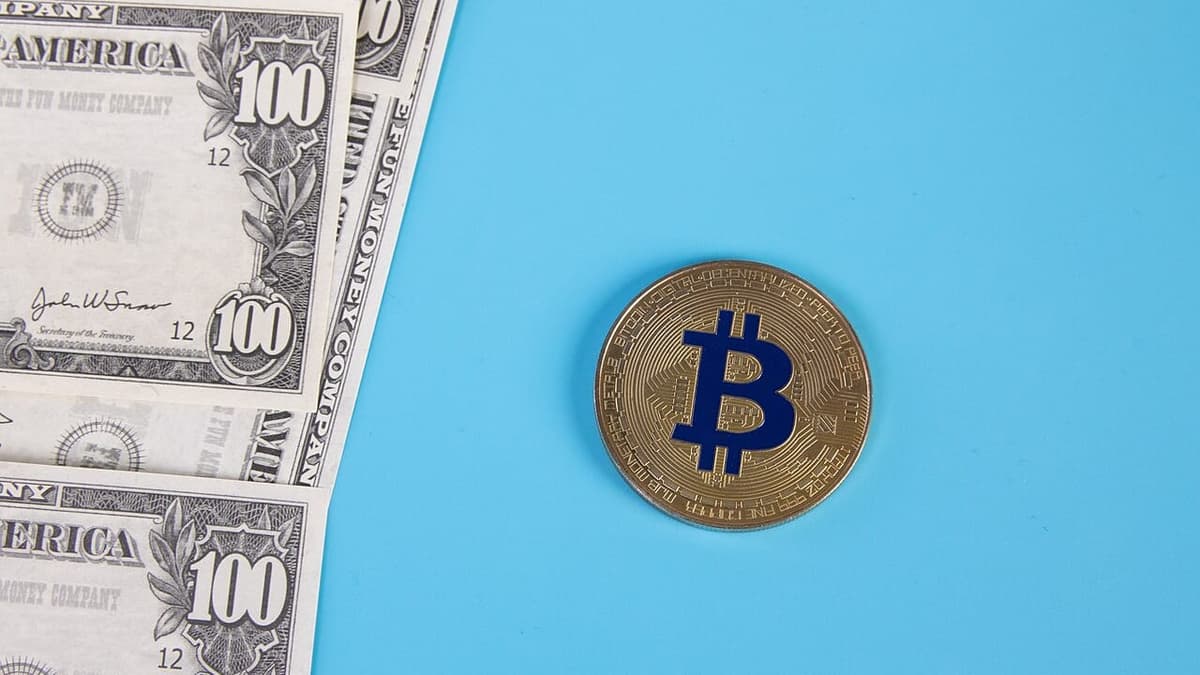 Bitcoin salta a US$ 81.000 com liquidação de US$ 225 milhões