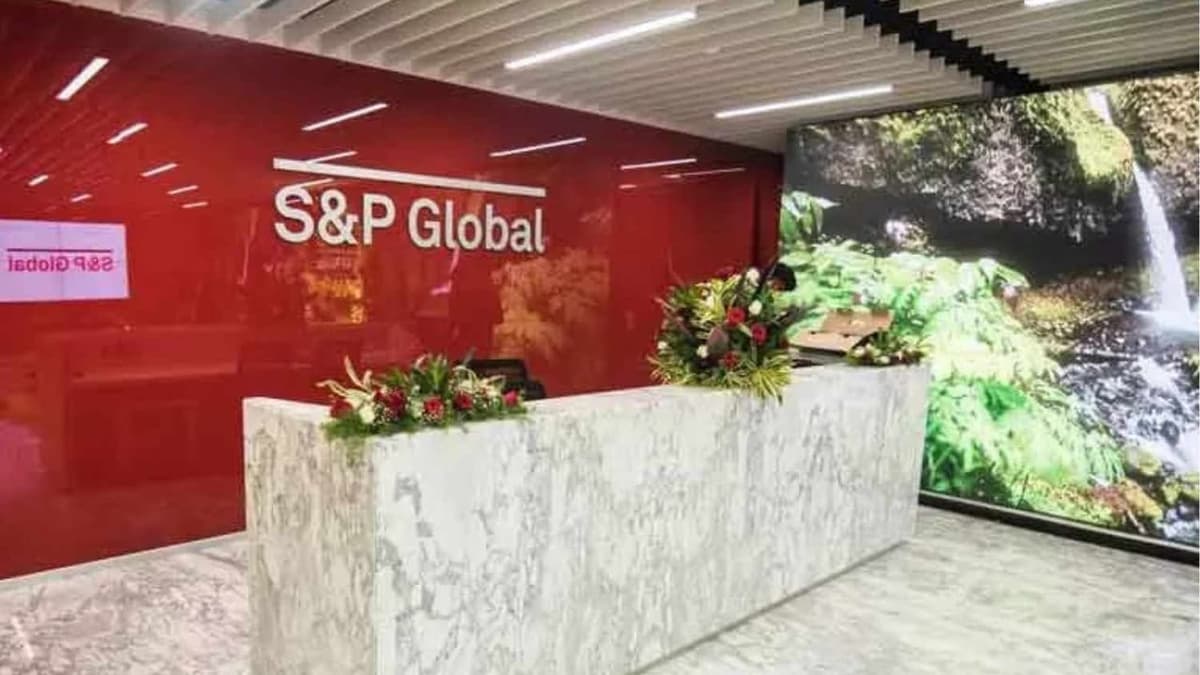 PMI composto dos EUA sobe a 56,0 em leitura flash de agosto