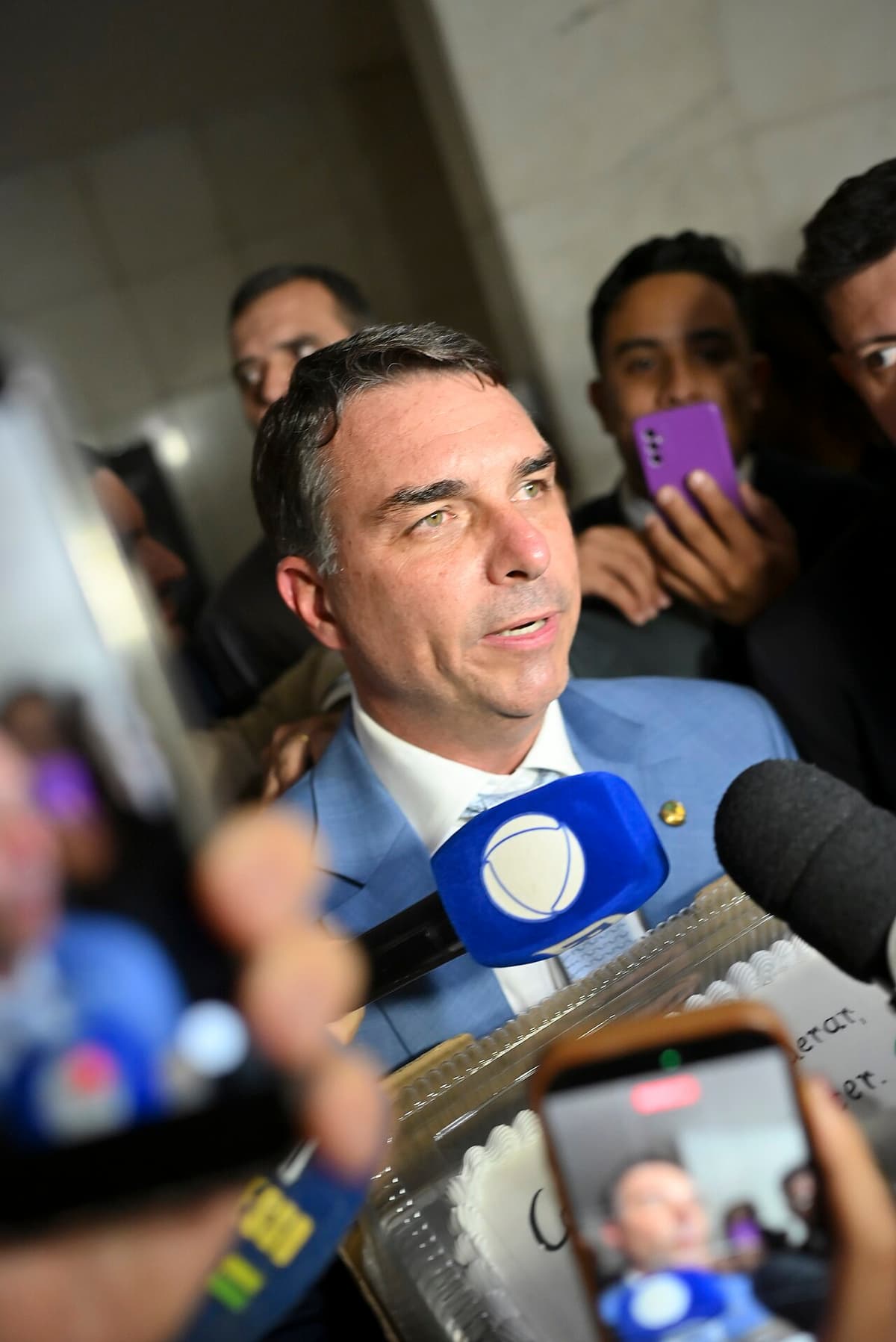 Foto da matéria: Flávio Bolsonaro inicia campanha à Presidência com ato em Copacabana