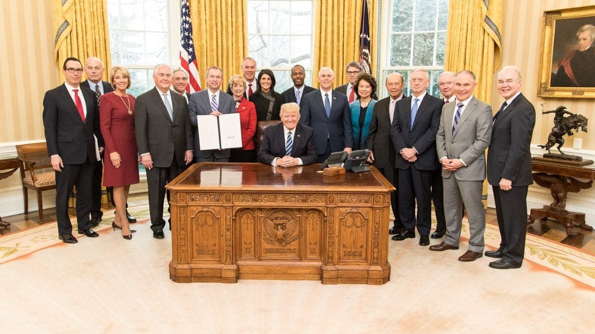 Trump elabora regra de IA contra acesso remoto da China