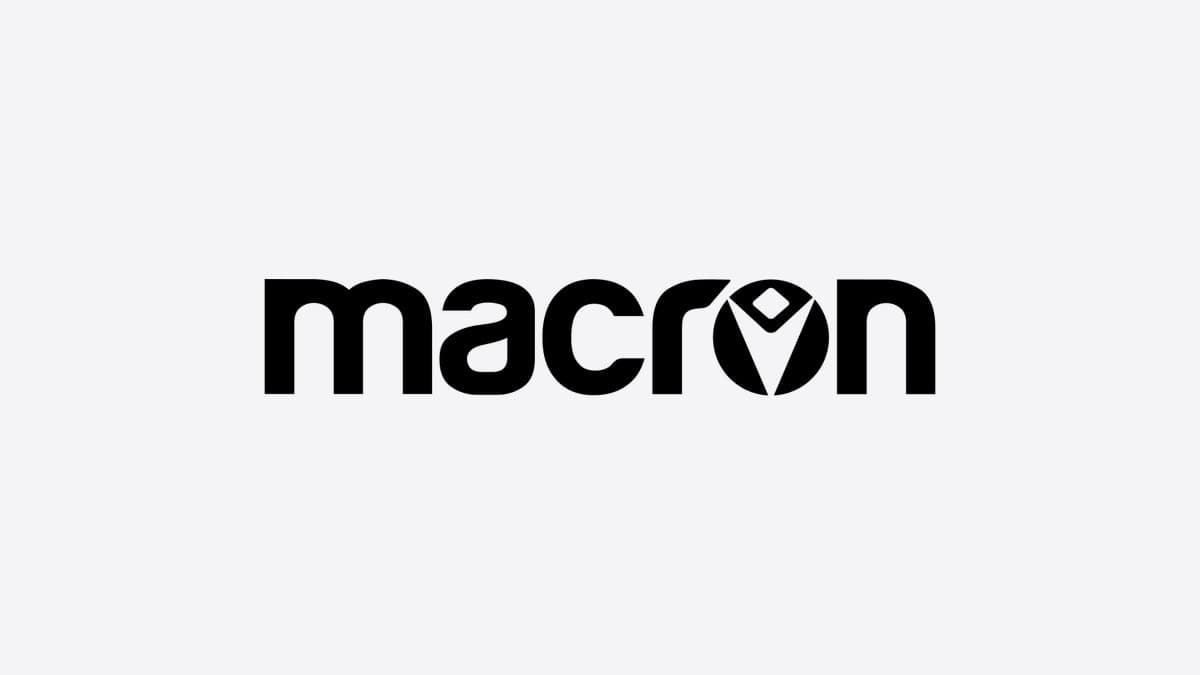 Macron promulga lei que proíbe celulares no ensino médio