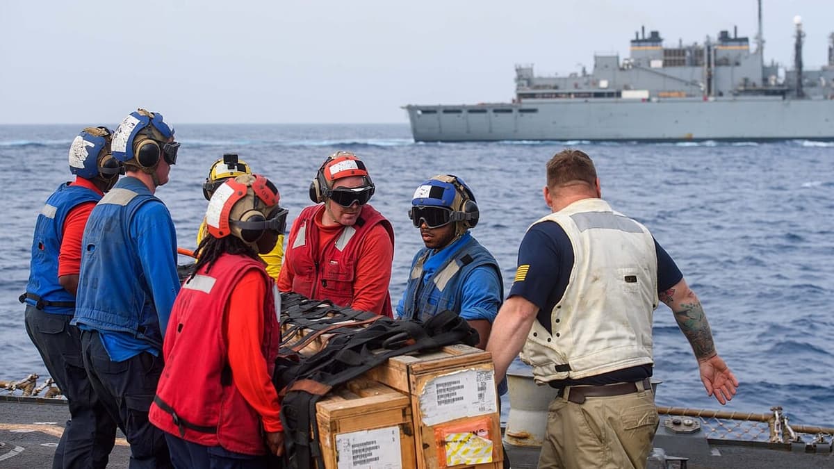 Houthis dizem que atacaram navio saudita e 4 barcos no Mar Vermelho