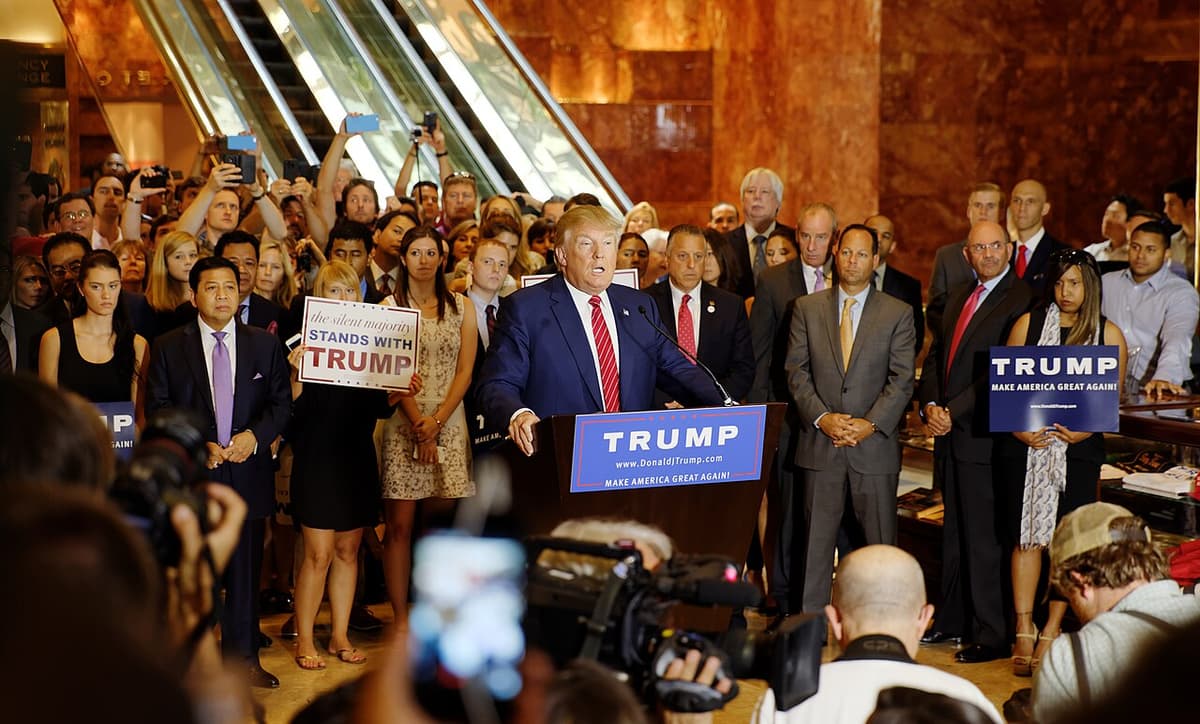 Foto da matéria: Trump declara: "Não estamos buscando um acordo com o Irã".
