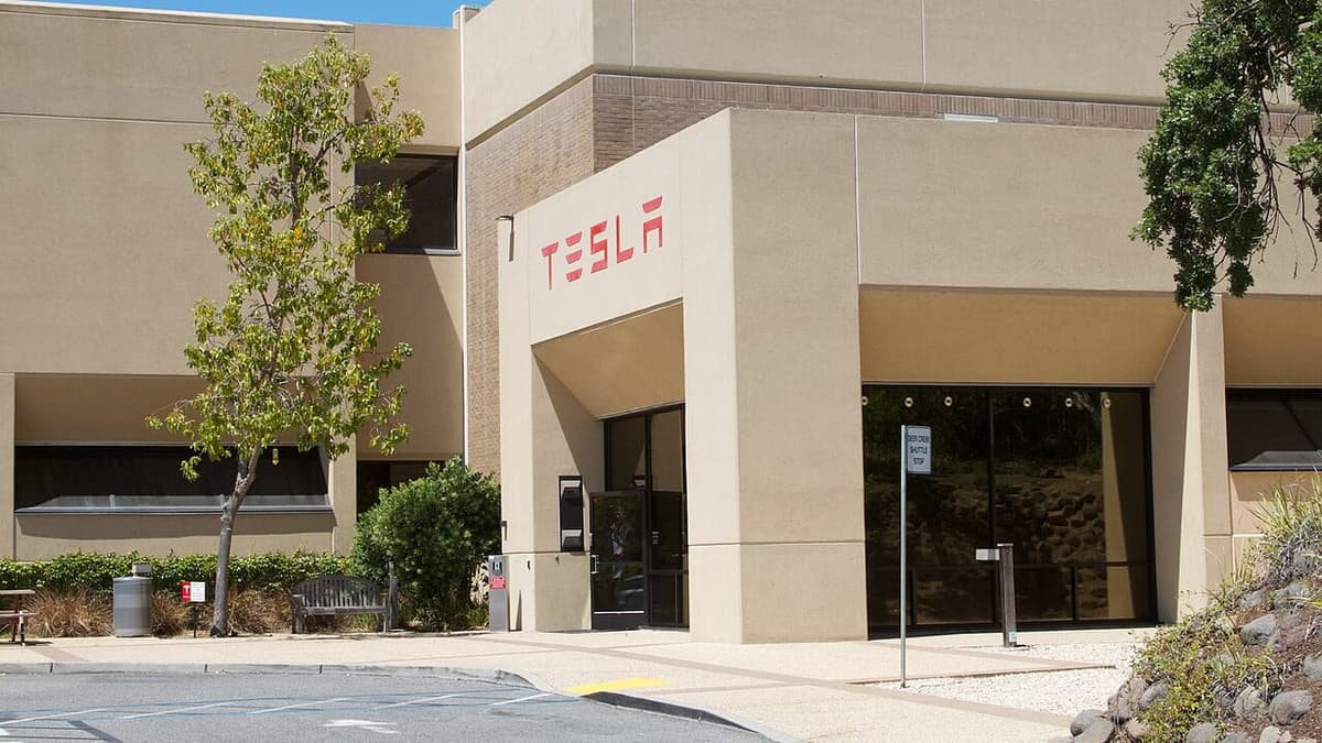 Tesla: robotáxis podem gerar mais de US$ 100 mil por veículo