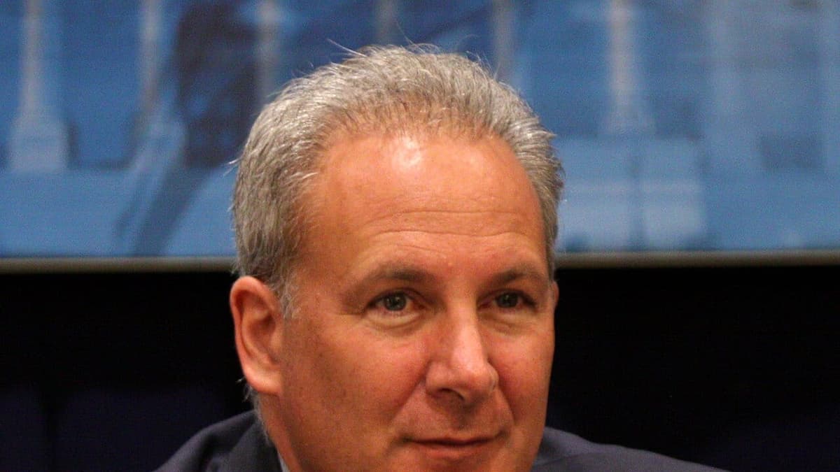 Peter Schiff diz nao ter certeza de por que o Bitcoin nao caiu
