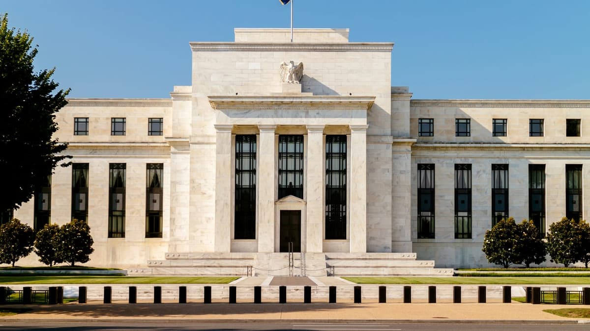 Chances de o Fed manter ou subir juros empatam em 49%