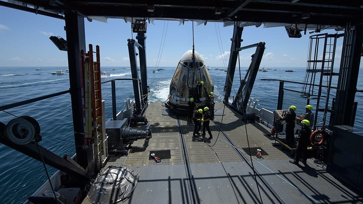 SpaceX libera 45 bilhões de dólares em ações ao público amanhã