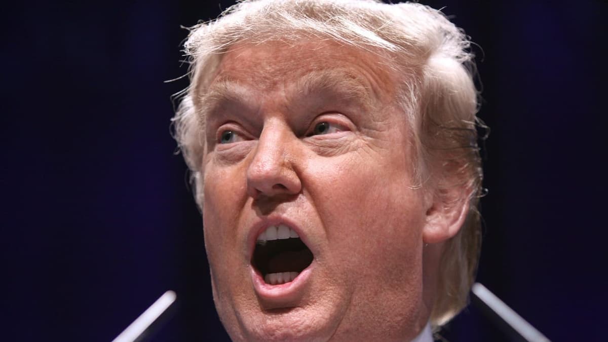 Foto da matéria: Trump chama Irã de nação falida e regime quer acordo