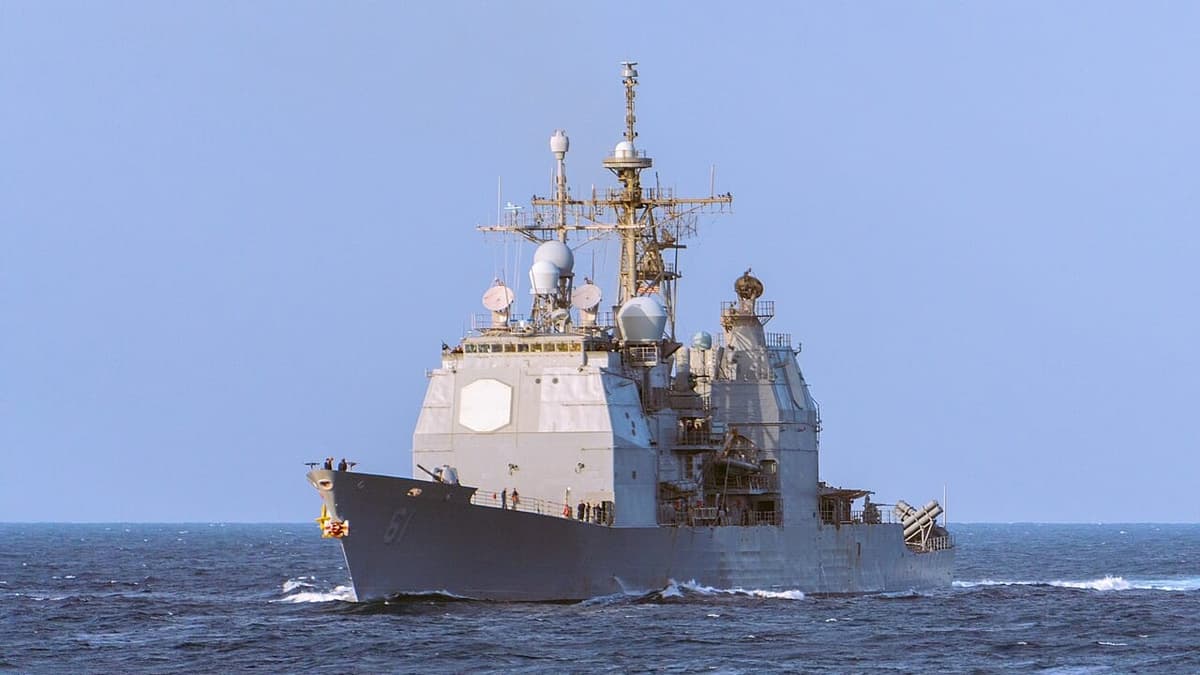 EUA ajudam 1.300 navios a passar pelo Estreito de Ormuz